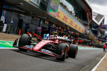 2024-07-05 - 55 SAINZ Carlos (spa), Scuderia Ferrari SF-24, action during the Formula 1 Qatar Airways British Grand Prix 2024, 12th round of the 2024 Formula One World Championship from July 5 to 7, 2024 on the Silverstone Circuit, in Silverstone, United Kingdom - F1 - BRITISH GRAND PRIX 2024 - FORMULA 1 - MOTORS