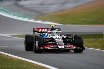 2024-07-06 - 27 HULKENBERG Nico (ger), Haas F1 Team VF-24 Ferrari, action during the Formula 1 Qatar Airways British Grand Prix 2024, 12th round of the 2024 Formula One World Championship from July 5 to 7, 2024 on the Silverstone Circuit, in Silverstone, United Kingdom - F1 - BRITISH GRAND PRIX 2024 - FORMULA 1 - MOTORS