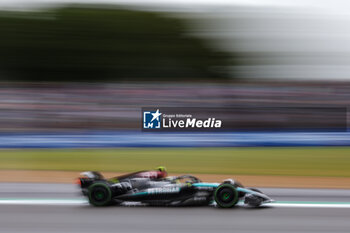 2024-07-06 - 44 HAMILTON Lewis (gbr), Mercedes AMG F1 Team W15, action during the Formula 1 Qatar Airways British Grand Prix 2024, 12th round of the 2024 Formula One World Championship from July 5 to 7, 2024 on the Silverstone Circuit, in Silverstone, United Kingdom - F1 - BRITISH GRAND PRIX 2024 - FORMULA 1 - MOTORS