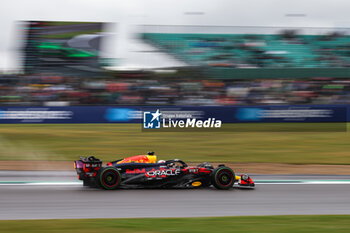 2024-07-06 - 01 VERSTAPPEN Max (nld), Red Bull Racing RB20, action during the Formula 1 Qatar Airways British Grand Prix 2024, 12th round of the 2024 Formula One World Championship from July 5 to 7, 2024 on the Silverstone Circuit, in Silverstone, United Kingdom - F1 - BRITISH GRAND PRIX 2024 - FORMULA 1 - MOTORS