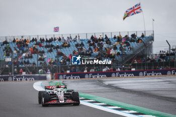 2024-07-06 - 27 HULKENBERG Nico (ger), Haas F1 Team VF-24 Ferrari, action during the Formula 1 Qatar Airways British Grand Prix 2024, 12th round of the 2024 Formula One World Championship from July 5 to 7, 2024 on the Silverstone Circuit, in Silverstone, United Kingdom - F1 - BRITISH GRAND PRIX 2024 - FORMULA 1 - MOTORS