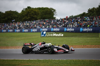 2024-07-06 - 27 HULKENBERG Nico (ger), Haas F1 Team VF-24 Ferrari, action during the Formula 1 Qatar Airways British Grand Prix 2024, 12th round of the 2024 Formula One World Championship from July 5 to 7, 2024 on the Silverstone Circuit, in Silverstone, United Kingdom - F1 - BRITISH GRAND PRIX 2024 - FORMULA 1 - MOTORS