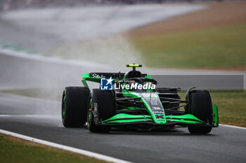 2024-07-06 - 24 ZHOU Guanyu (chi), Stake F1 Team Kick Sauber C44, action during the Formula 1 Qatar Airways British Grand Prix 2024, 12th round of the 2024 Formula One World Championship from July 5 to 7, 2024 on the Silverstone Circuit, in Silverstone, United Kingdom - F1 - BRITISH GRAND PRIX 2024 - FORMULA 1 - MOTORS