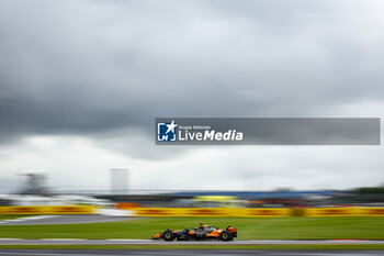 2024-07-06 - 81 PIASTRI Oscar (aus), McLaren F1 Team MCL38, action during the Formula 1 Qatar Airways British Grand Prix 2024, 12th round of the 2024 Formula One World Championship from July 5 to 7, 2024 on the Silverstone Circuit, in Silverstone, United Kingdom - F1 - BRITISH GRAND PRIX 2024 - FORMULA 1 - MOTORS