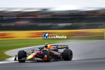 2024-07-06 - 11 PEREZ Sergio (mex), Red Bull Racing RB20, action during the Formula 1 Qatar Airways British Grand Prix 2024, 12th round of the 2024 Formula One World Championship from July 5 to 7, 2024 on the Silverstone Circuit, in Silverstone, United Kingdom - F1 - BRITISH GRAND PRIX 2024 - FORMULA 1 - MOTORS