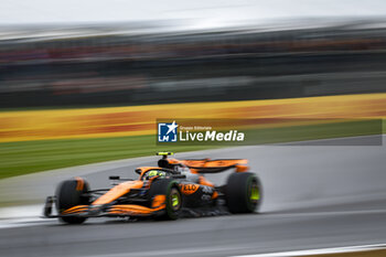 2024-07-06 - 04 NORRIS Lando (gbr), McLaren F1 Team MCL38, action during the Formula 1 Qatar Airways British Grand Prix 2024, 12th round of the 2024 Formula One World Championship from July 5 to 7, 2024 on the Silverstone Circuit, in Silverstone, United Kingdom - F1 - BRITISH GRAND PRIX 2024 - FORMULA 1 - MOTORS