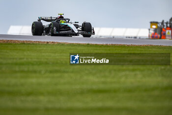 2024-07-06 - 44 HAMILTON Lewis (gbr), Mercedes AMG F1 Team W15, action during the Formula 1 Qatar Airways British Grand Prix 2024, 12th round of the 2024 Formula One World Championship from July 5 to 7, 2024 on the Silverstone Circuit, in Silverstone, United Kingdom - F1 - BRITISH GRAND PRIX 2024 - FORMULA 1 - MOTORS