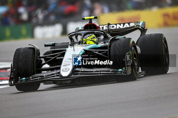 2024-07-06 - 44 HAMILTON Lewis (gbr), Mercedes AMG F1 Team W15, action during the Formula 1 Qatar Airways British Grand Prix 2024, 12th round of the 2024 Formula One World Championship from July 5 to 7, 2024 on the Silverstone Circuit, in Silverstone, United Kingdom - F1 - BRITISH GRAND PRIX 2024 - FORMULA 1 - MOTORS