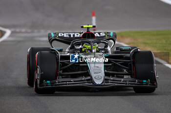 2024-07-06 - 44 HAMILTON Lewis (gbr), Mercedes AMG F1 Team W15, action during the Formula 1 Qatar Airways British Grand Prix 2024, 12th round of the 2024 Formula One World Championship from July 5 to 7, 2024 on the Silverstone Circuit, in Silverstone, United Kingdom - F1 - BRITISH GRAND PRIX 2024 - FORMULA 1 - MOTORS