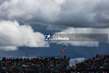 2024-07-06 - spectators, fans during the Formula 1 Qatar Airways British Grand Prix 2024, 12th round of the 2024 Formula One World Championship from July 5 to 7, 2024 on the Silverstone Circuit, in Silverstone, United Kingdom - F1 - BRITISH GRAND PRIX 2024 - FORMULA 1 - MOTORS