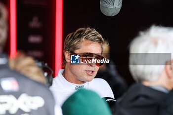 2024-07-06 - PITT Brad (USA), actor playing Sonny Hayes, driver of the fictional APX GP team in the Apex F1 movie by Apple Studios / Bruckheimer Films, portrait during the Formula 1 Qatar Airways British Grand Prix 2024, 12th round of the 2024 Formula One World Championship from July 5 to 7, 2024 on the Silverstone Circuit, in Silverstone, United Kingdom - F1 - BRITISH GRAND PRIX 2024 - FORMULA 1 - MOTORS