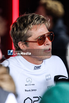 2024-07-06 - PITT Brad (USA), actor playing Sonny Hayes, driver of the fictional APX GP team in the Apex F1 movie by Apple Studios / Bruckheimer Films, portrait during the Formula 1 Qatar Airways British Grand Prix 2024, 12th round of the 2024 Formula One World Championship from July 5 to 7, 2024 on the Silverstone Circuit, in Silverstone, United Kingdom - F1 - BRITISH GRAND PRIX 2024 - FORMULA 1 - MOTORS