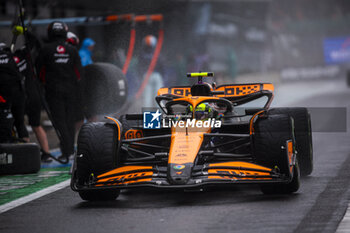 2024-07-06 - 04 NORRIS Lando (gbr), McLaren F1 Team MCL38, action during the Formula 1 Qatar Airways British Grand Prix 2024, 12th round of the 2024 Formula One World Championship from July 5 to 7, 2024 on the Silverstone Circuit, in Silverstone, United Kingdom - F1 - BRITISH GRAND PRIX 2024 - FORMULA 1 - MOTORS