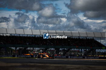 2024-07-06 - 81 PIASTRI Oscar (aus), McLaren F1 Team MCL38, action during the Formula 1 Qatar Airways British Grand Prix 2024, 12th round of the 2024 Formula One World Championship from July 5 to 7, 2024 on the Silverstone Circuit, in Silverstone, United Kingdom - F1 - BRITISH GRAND PRIX 2024 - FORMULA 1 - MOTORS