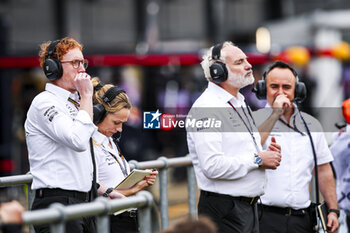 2024-07-06 - APX GP Team crew filming in the paddock for the Apex F1 movie by Apple Studios / Bruckheimer Films during the Formula 1 Qatar Airways British Grand Prix 2024, 12th round of the 2024 Formula One World Championship from July 5 to 7, 2024 on the Silverstone Circuit, in Silverstone, United Kingdom - F1 - BRITISH GRAND PRIX 2024 - FORMULA 1 - MOTORS