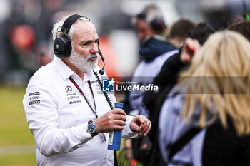 2024-07-06 - APX GP Team crew filming in the paddock for the Apex F1 movie by Apple Studios / Bruckheimer Films during the Formula 1 Qatar Airways British Grand Prix 2024, 12th round of the 2024 Formula One World Championship from July 5 to 7, 2024 on the Silverstone Circuit, in Silverstone, United Kingdom - F1 - BRITISH GRAND PRIX 2024 - FORMULA 1 - MOTORS