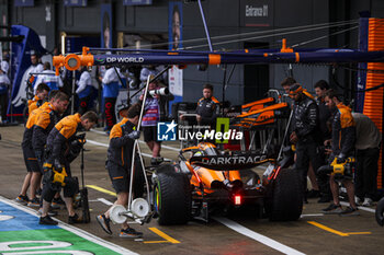 2024-07-06 - 04 NORRIS Lando (gbr), McLaren F1 Team MCL38, action during the Formula 1 Qatar Airways British Grand Prix 2024, 12th round of the 2024 Formula One World Championship from July 5 to 7, 2024 on the Silverstone Circuit, in Silverstone, United Kingdom - F1 - BRITISH GRAND PRIX 2024 - FORMULA 1 - MOTORS