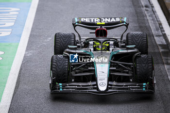 2024-07-06 - 44 HAMILTON Lewis (gbr), Mercedes AMG F1 Team W15, action during the Formula 1 Qatar Airways British Grand Prix 2024, 12th round of the 2024 Formula One World Championship from July 5 to 7, 2024 on the Silverstone Circuit, in Silverstone, United Kingdom - F1 - BRITISH GRAND PRIX 2024 - FORMULA 1 - MOTORS