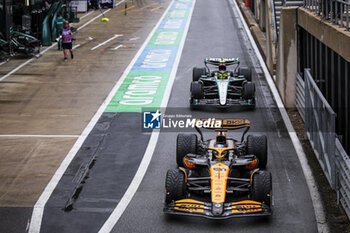 2024-07-06 - 81 PIASTRI Oscar (aus), McLaren F1 Team MCL38, action and 44 HAMILTON Lewis (gbr), Mercedes AMG F1 Team W15, action during the Formula 1 Qatar Airways British Grand Prix 2024, 12th round of the 2024 Formula One World Championship from July 5 to 7, 2024 on the Silverstone Circuit, in Silverstone, United Kingdom - F1 - BRITISH GRAND PRIX 2024 - FORMULA 1 - MOTORS