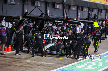 2024-07-06 - 44 HAMILTON Lewis (gbr), Mercedes AMG F1 Team W15, action during the Formula 1 Qatar Airways British Grand Prix 2024, 12th round of the 2024 Formula One World Championship from July 5 to 7, 2024 on the Silverstone Circuit, in Silverstone, United Kingdom - F1 - BRITISH GRAND PRIX 2024 - FORMULA 1 - MOTORS