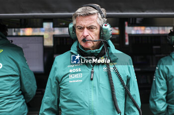 2024-07-06 - An engineer of Aston Martin during the Formula 1 Qatar Airways British Grand Prix 2024, 12th round of the 2024 Formula One World Championship from July 5 to 7, 2024 on the Silverstone Circuit, in Silverstone, United Kingdom - F1 - BRITISH GRAND PRIX 2024 - FORMULA 1 - MOTORS