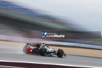 2024-07-06 - 44 HAMILTON Lewis (gbr), Mercedes AMG F1 Team W15, action during the Formula 1 Qatar Airways British Grand Prix 2024, 12th round of the 2024 Formula One World Championship from July 5 to 7, 2024 on the Silverstone Circuit, in Silverstone, United Kingdom - F1 - BRITISH GRAND PRIX 2024 - FORMULA 1 - MOTORS