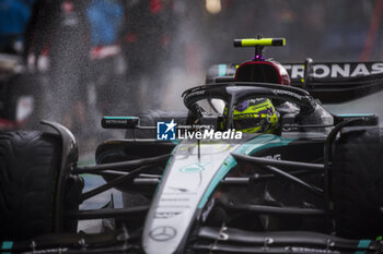 2024-07-06 - 44 HAMILTON Lewis (gbr), Mercedes AMG F1 Team W15, action during the Formula 1 Qatar Airways British Grand Prix 2024, 12th round of the 2024 Formula One World Championship from July 5 to 7, 2024 on the Silverstone Circuit, in Silverstone, United Kingdom - F1 - BRITISH GRAND PRIX 2024 - FORMULA 1 - MOTORS