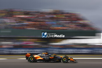 2024-07-06 - 81 PIASTRI Oscar (aus), McLaren F1 Team MCL38, action during the Formula 1 Qatar Airways British Grand Prix 2024, 12th round of the 2024 Formula One World Championship from July 5 to 7, 2024 on the Silverstone Circuit, in Silverstone, United Kingdom - F1 - BRITISH GRAND PRIX 2024 - FORMULA 1 - MOTORS