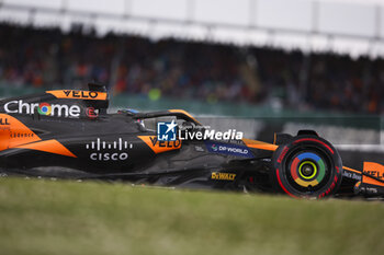 2024-07-06 - 81 PIASTRI Oscar (aus), McLaren F1 Team MCL38, action during the Formula 1 Qatar Airways British Grand Prix 2024, 12th round of the 2024 Formula One World Championship from July 5 to 7, 2024 on the Silverstone Circuit, in Silverstone, United Kingdom - F1 - BRITISH GRAND PRIX 2024 - FORMULA 1 - MOTORS