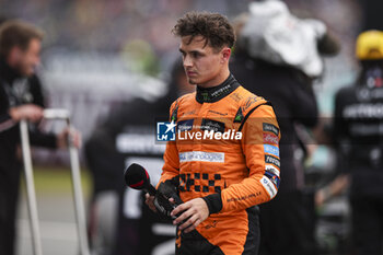 2024-07-06 - NORRIS Lando (gbr), McLaren F1 Team MCL38, portrait during the Formula 1 Qatar Airways British Grand Prix 2024, 12th round of the 2024 Formula One World Championship from July 5 to 7, 2024 on the Silverstone Circuit, in Silverstone, United Kingdom - F1 - BRITISH GRAND PRIX 2024 - FORMULA 1 - MOTORS