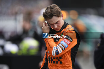 2024-07-06 - PIASTRI Oscar (aus), McLaren F1 Team MCL38, portrait during the Formula 1 Qatar Airways British Grand Prix 2024, 12th round of the 2024 Formula One World Championship from July 5 to 7, 2024 on the Silverstone Circuit, in Silverstone, United Kingdom - F1 - BRITISH GRAND PRIX 2024 - FORMULA 1 - MOTORS