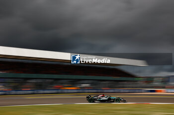 2024-07-06 - 63 RUSSELL George (gbr), Mercedes AMG F1 Team W15, action during the Formula 1 Qatar Airways British Grand Prix 2024, 12th round of the 2024 Formula One World Championship from July 5 to 7, 2024 on the Silverstone Circuit, in Silverstone, United Kingdom - F1 - BRITISH GRAND PRIX 2024 - FORMULA 1 - MOTORS