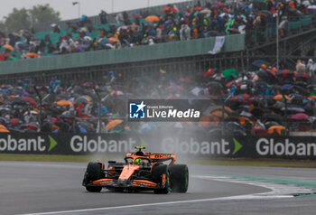 2024-07-06 - 04 NORRIS Lando (gbr), McLaren F1 Team MCL38, action during the Formula 1 Qatar Airways British Grand Prix 2024, 12th round of the 2024 Formula One World Championship from July 5 to 7, 2024 on the Silverstone Circuit, in Silverstone, United Kingdom - F1 - BRITISH GRAND PRIX 2024 - FORMULA 1 - MOTORS