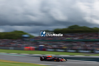 2024-07-06 - 01 VERSTAPPEN Max (nld), Red Bull Racing RB20, action during the Formula 1 Qatar Airways British Grand Prix 2024, 12th round of the 2024 Formula One World Championship from July 5 to 7, 2024 on the Silverstone Circuit, in Silverstone, United Kingdom - F1 - BRITISH GRAND PRIX 2024 - FORMULA 1 - MOTORS