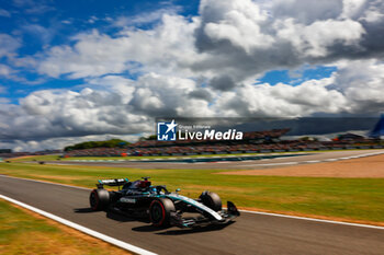 2024-07-06 - 63 RUSSELL George (gbr), Mercedes AMG F1 Team W15, action during the Formula 1 Qatar Airways British Grand Prix 2024, 12th round of the 2024 Formula One World Championship from July 5 to 7, 2024 on the Silverstone Circuit, in Silverstone, United Kingdom - F1 - BRITISH GRAND PRIX 2024 - FORMULA 1 - MOTORS