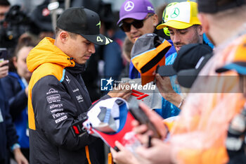 2024-07-07 - NORRIS Lando (gbr), McLaren F1 Team MCL38, portrait during the Formula 1 Qatar Airways British Grand Prix 2024, 12th round of the 2024 Formula One World Championship from July 5 to 7, 2024 on the Silverstone Circuit, in Silverstone, United Kingdom - F1 - BRITISH GRAND PRIX 2024 - FORMULA 1 - MOTORS