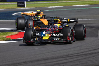 2024-07-07 - 01 VERSTAPPEN Max (nld), Red Bull Racing RB20, action during the Formula 1 Qatar Airways British Grand Prix 2024, 12th round of the 2024 Formula One World Championship from July 5 to 7, 2024 on the Silverstone Circuit, in Silverstone, United Kingdom - F1 - BRITISH GRAND PRIX 2024 - FORMULA 1 - MOTORS