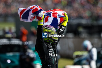 2024-07-07 - HAMILTON Lewis (gbr), Mercedes AMG F1 Team W15, portrait celebration victory during the Formula 1 Qatar Airways British Grand Prix 2024, 12th round of the 2024 Formula One World Championship from July 5 to 7, 2024 on the Silverstone Circuit, in Silverstone, United Kingdom - F1 - BRITISH GRAND PRIX 2024 - FORMULA 1 - MOTORS