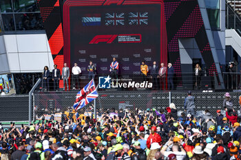 2024-07-07 - HAMILTON Lewis (gbr), Mercedes AMG F1 Team W15, VERSTAPPEN Max (ned), Red Bull Racing RB20, NORRIS Lando (gbr), McLaren F1 Team MCL38, portrait, podium during the Formula 1 Qatar Airways British Grand Prix 2024, 12th round of the 2024 Formula One World Championship from July 5 to 7, 2024 on the Silverstone Circuit, in Silverstone, United Kingdom - F1 - BRITISH GRAND PRIX 2024 - FORMULA 1 - MOTORS