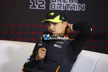 2024-07-07 - NORRIS Lando (gbr), McLaren F1 Team MCL38, portrait press conference during the Formula 1 Qatar Airways British Grand Prix 2024, 12th round of the 2024 Formula One World Championship from July 5 to 7, 2024 on the Silverstone Circuit, in Silverstone, United Kingdom - F1 - BRITISH GRAND PRIX 2024 - FORMULA 1 - MOTORS