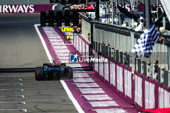 2024-07-07 - 44 HAMILTON Lewis (gbr), Mercedes AMG F1 Team W15, action during the Formula 1 Qatar Airways British Grand Prix 2024, 12th round of the 2024 Formula One World Championship from July 5 to 7, 2024 on the Silverstone Circuit, in Silverstone, United Kingdom - F1 - BRITISH GRAND PRIX 2024 - FORMULA 1 - MOTORS