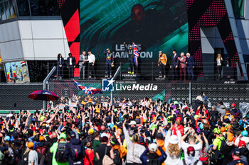 2024-07-07 - Podium: HAMILTON Lewis (gbr), Mercedes AMG F1 Team W15, VERSTAPPEN Max (ned), Red Bull Racing RB20, NORRIS Lando (gbr), McLaren F1 Team MCL38, during the Formula 1 Qatar Airways British Grand Prix 2024, 12th round of the 2024 Formula One World Championship from July 5 to 7, 2024 on the Silverstone Circuit, in Silverstone, United Kingdom - F1 - BRITISH GRAND PRIX 2024 - FORMULA 1 - MOTORS