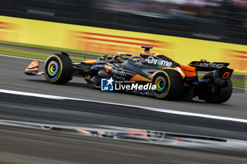 2024-07-07 - 81 PIASTRI Oscar (aus), McLaren F1 Team MCL38, action during the Formula 1 Qatar Airways British Grand Prix 2024, 12th round of the 2024 Formula One World Championship from July 5 to 7, 2024 on the Silverstone Circuit, in Silverstone, United Kingdom - F1 - BRITISH GRAND PRIX 2024 - FORMULA 1 - MOTORS