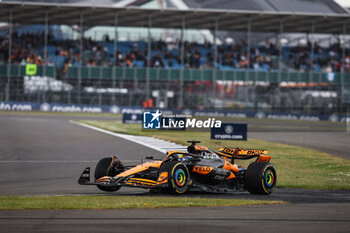 2024-07-07 - 81 PIASTRI Oscar (aus), McLaren F1 Team MCL38, action during the Formula 1 Qatar Airways British Grand Prix 2024, 12th round of the 2024 Formula One World Championship from July 5 to 7, 2024 on the Silverstone Circuit, in Silverstone, United Kingdom - F1 - BRITISH GRAND PRIX 2024 - FORMULA 1 - MOTORS