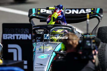 2024-07-07 - HAMILTON Lewis (gbr), Mercedes AMG F1 Team W15, portrait celebrates the victory during the Formula 1 Qatar Airways British Grand Prix 2024, 12th round of the 2024 Formula One World Championship from July 5 to 7, 2024 on the Silverstone Circuit, in Silverstone, United Kingdom - F1 - BRITISH GRAND PRIX 2024 - FORMULA 1 - MOTORS