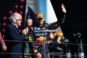 2024-07-07 - VERSTAPPEN Max (ned), Red Bull Racing RB20, portrait podium during the Formula 1 Qatar Airways British Grand Prix 2024, 12th round of the 2024 Formula One World Championship from July 5 to 7, 2024 on the Silverstone Circuit, in Silverstone, United Kingdom - F1 - BRITISH GRAND PRIX 2024 - FORMULA 1 - MOTORS