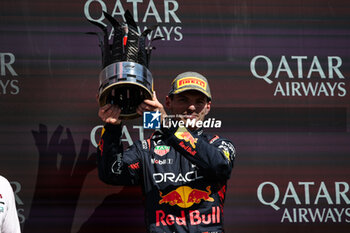 2024-07-07 - VERSTAPPEN Max (ned), Red Bull Racing RB20, portrait podium celebration trophy during the Formula 1 Qatar Airways British Grand Prix 2024, 12th round of the 2024 Formula One World Championship from July 5 to 7, 2024 on the Silverstone Circuit, in Silverstone, United Kingdom - F1 - BRITISH GRAND PRIX 2024 - FORMULA 1 - MOTORS