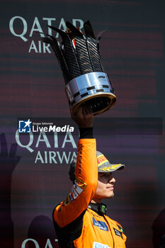 2024-07-07 - NORRIS Lando (gbr), McLaren F1 Team MCL38, portrait celebration podium trophy during the Formula 1 Qatar Airways British Grand Prix 2024, 12th round of the 2024 Formula One World Championship from July 5 to 7, 2024 on the Silverstone Circuit, in Silverstone, United Kingdom - F1 - BRITISH GRAND PRIX 2024 - FORMULA 1 - MOTORS