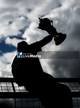 2024-07-07 - HAMILTON Lewis (gbr), Mercedes AMG F1 Team W15, portrait celebration trophy during the Formula 1 Qatar Airways British Grand Prix 2024, 12th round of the 2024 Formula One World Championship from July 5 to 7, 2024 on the Silverstone Circuit, in Silverstone, United Kingdom - F1 - BRITISH GRAND PRIX 2024 - FORMULA 1 - MOTORS