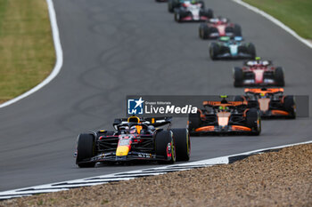 2024-07-07 - 01 VERSTAPPEN Max (nld), Red Bull Racing RB20, 81 PIASTRI Oscar (aus), McLaren F1 Team MCL38, 04 NORRIS Lando (gbr), McLaren F1 Team MCL38, action during the Formula 1 Qatar Airways British Grand Prix 2024, 12th round of the 2024 Formula One World Championship from July 5 to 7, 2024 on the Silverstone Circuit, in Silverstone, United Kingdom - F1 - BRITISH GRAND PRIX 2024 - FORMULA 1 - MOTORS